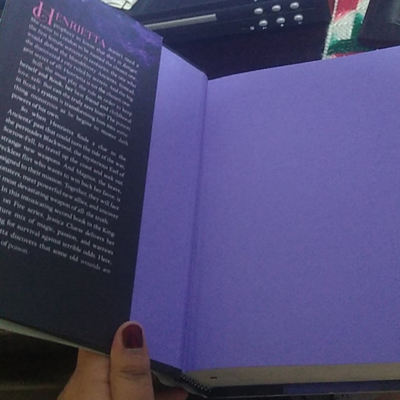 Books - Picture 3 of 4